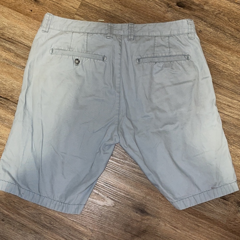 Light blue/gray - Picture 2 of 4